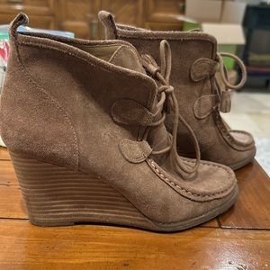 Tan suede Lucky Brand wedges 7.5